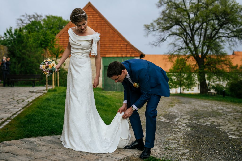 hochzeitsfotograf dresden braut und bräutigam brautkleid